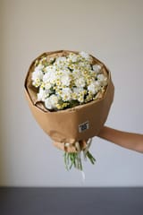دسته‌گل بابونه و میخک